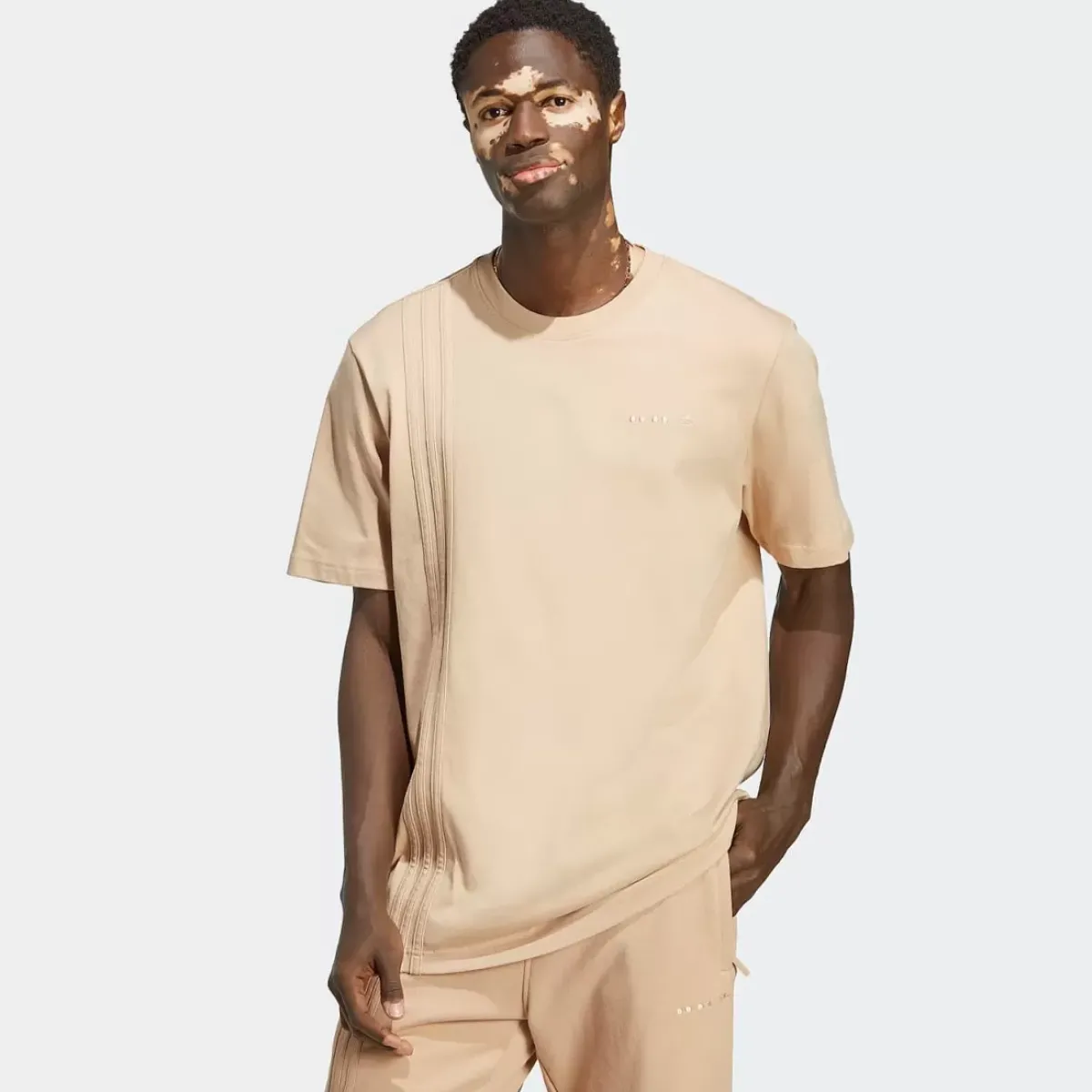 Adidas Originals Tees & Singlets<City Essentials Tee