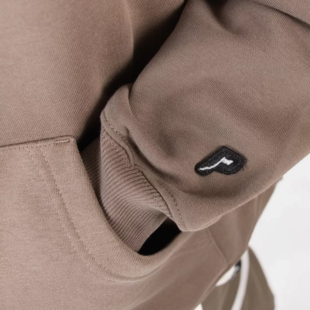 Pursuit of Happiness Hoodies & Crews<Classic Heavyweight Pullover In Otter/White