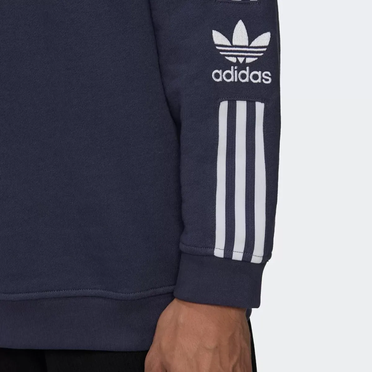 Adidas Originals Hoodies & Crews<Classics Lock-Up Crewneck Sweatshirt