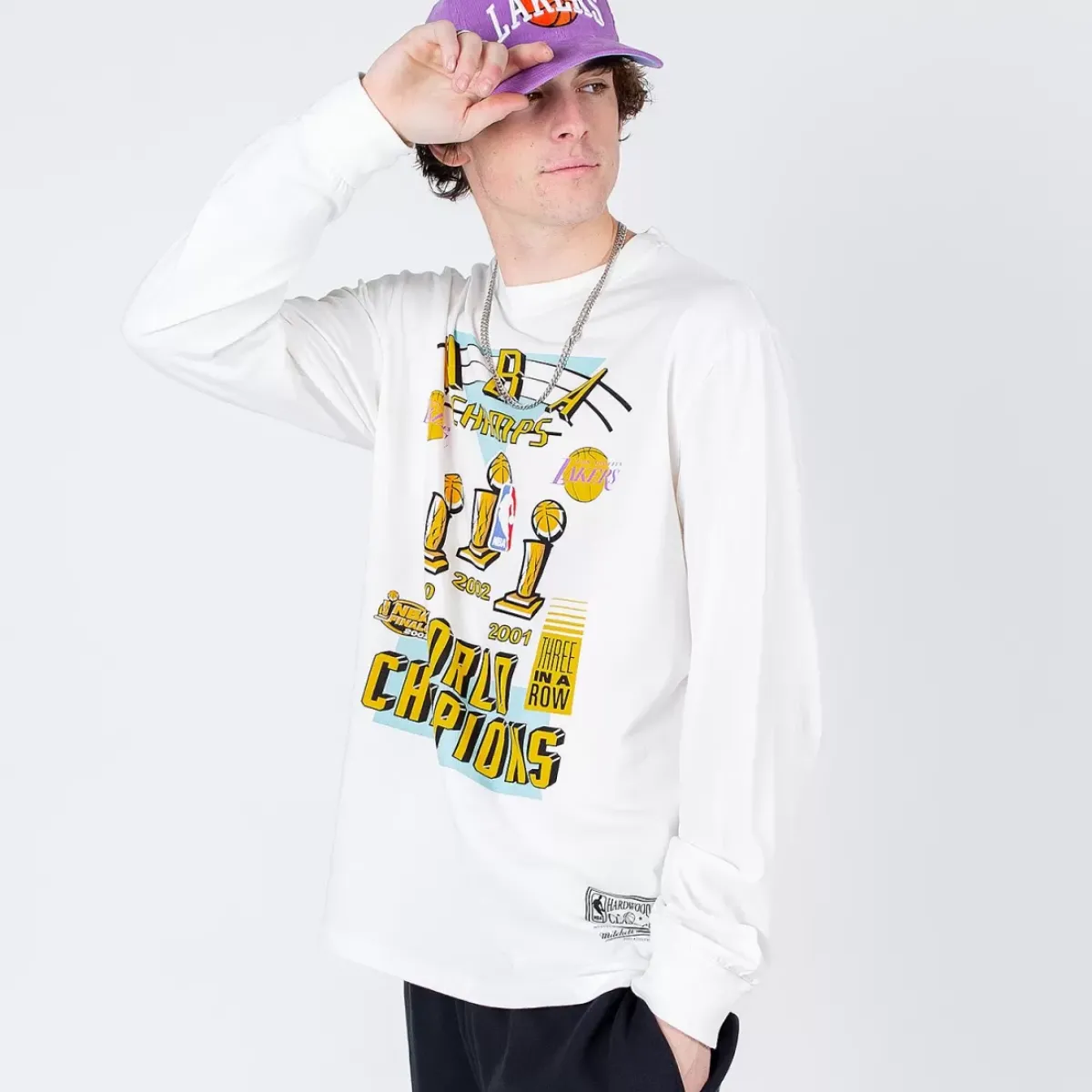 MITCHELL AND NESS Tees & Tanks<Los Angeles Lakers 3-Peat Long Sleeve Tee Unisex