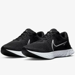 Nike Running Shoes<React Infinity Run Flyknit 3
