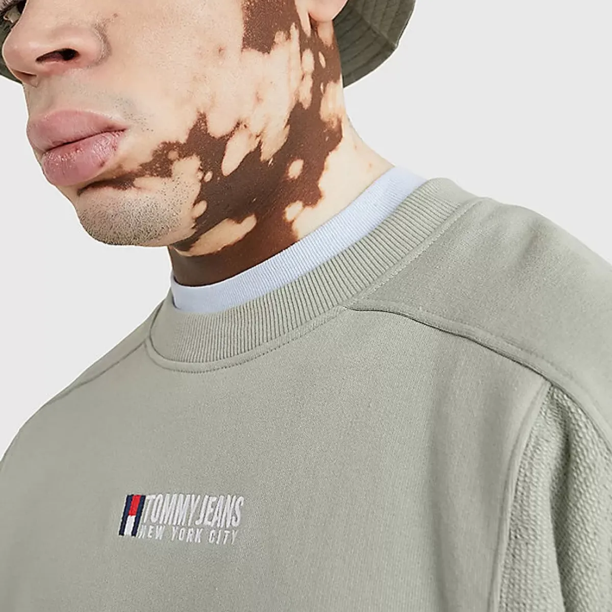 TOMMY HILFIGER Hoodies & Crews<Reverse Panel Crewneck