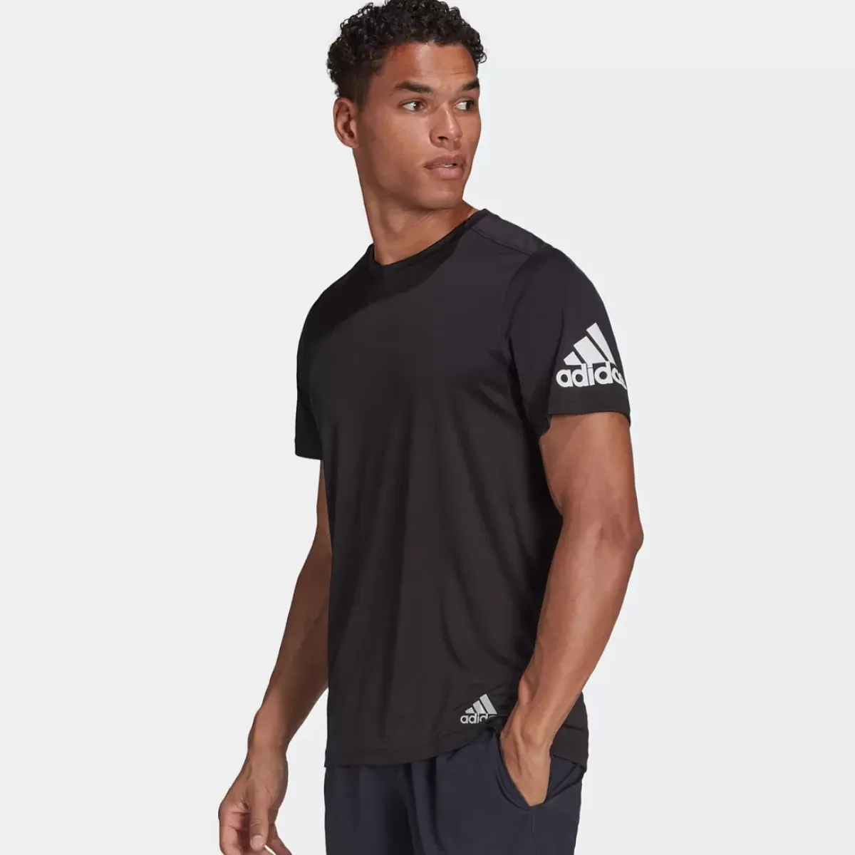 Adidas Tees & Singlets<Run It Tee
