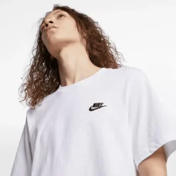 Nike Tees & Singlets<Sportswear Club T-Shirt