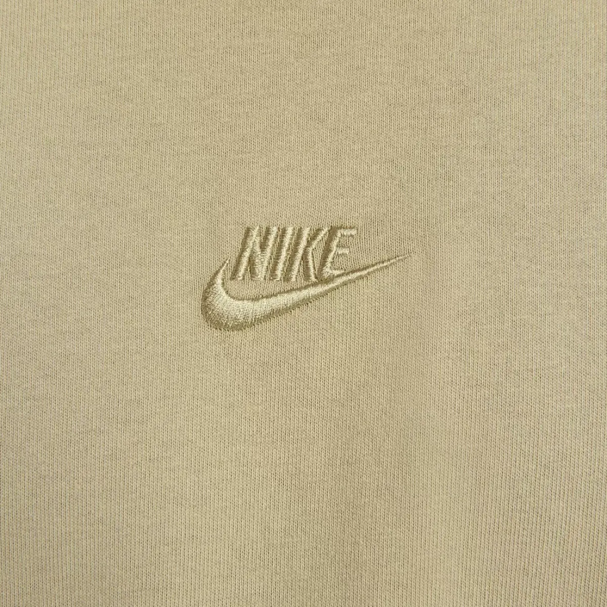 Nike Tees & Singlets<Sportswear Premium Essentials Tee