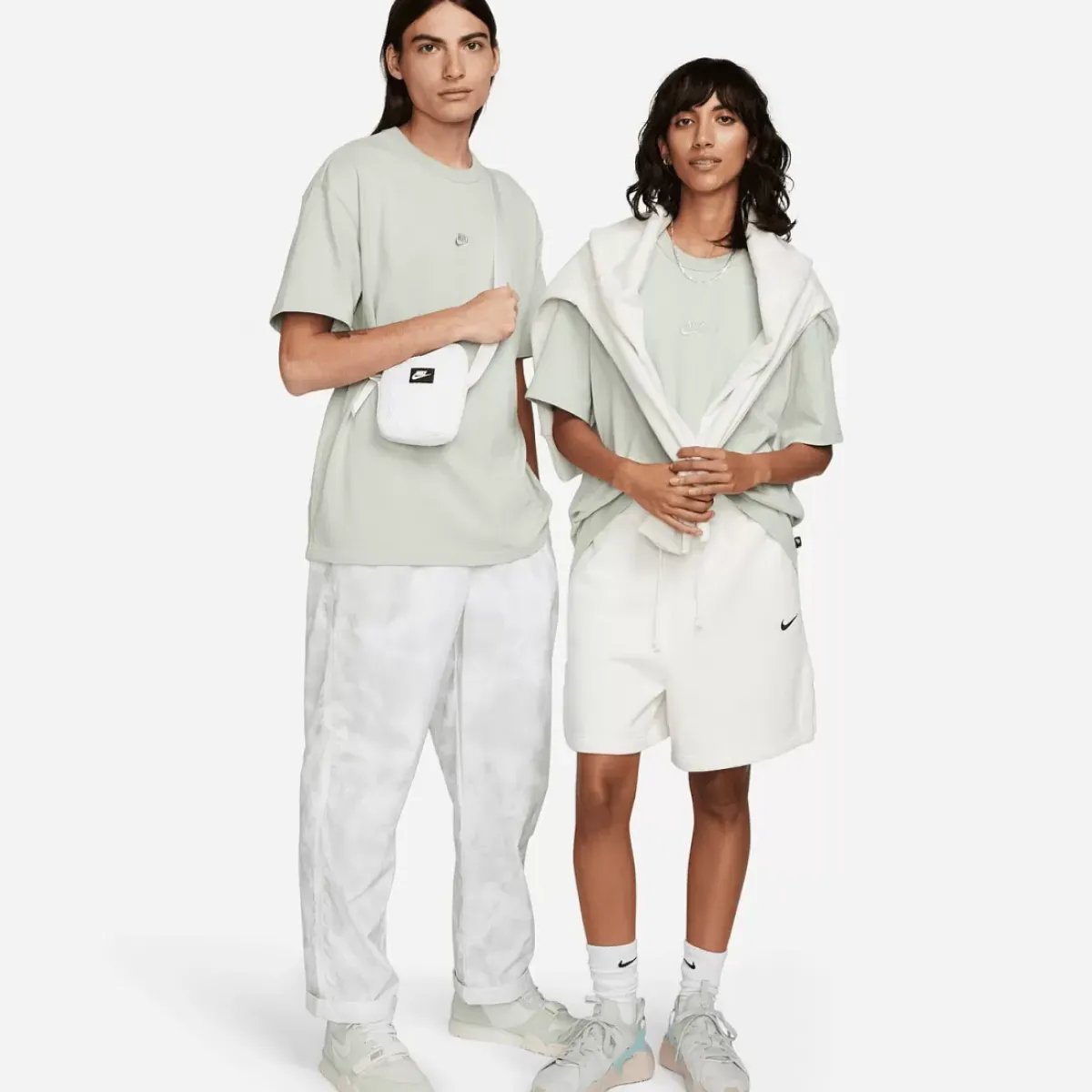 Nike Tees & Singlets<Sportswear Premium Essentials T-Shirt