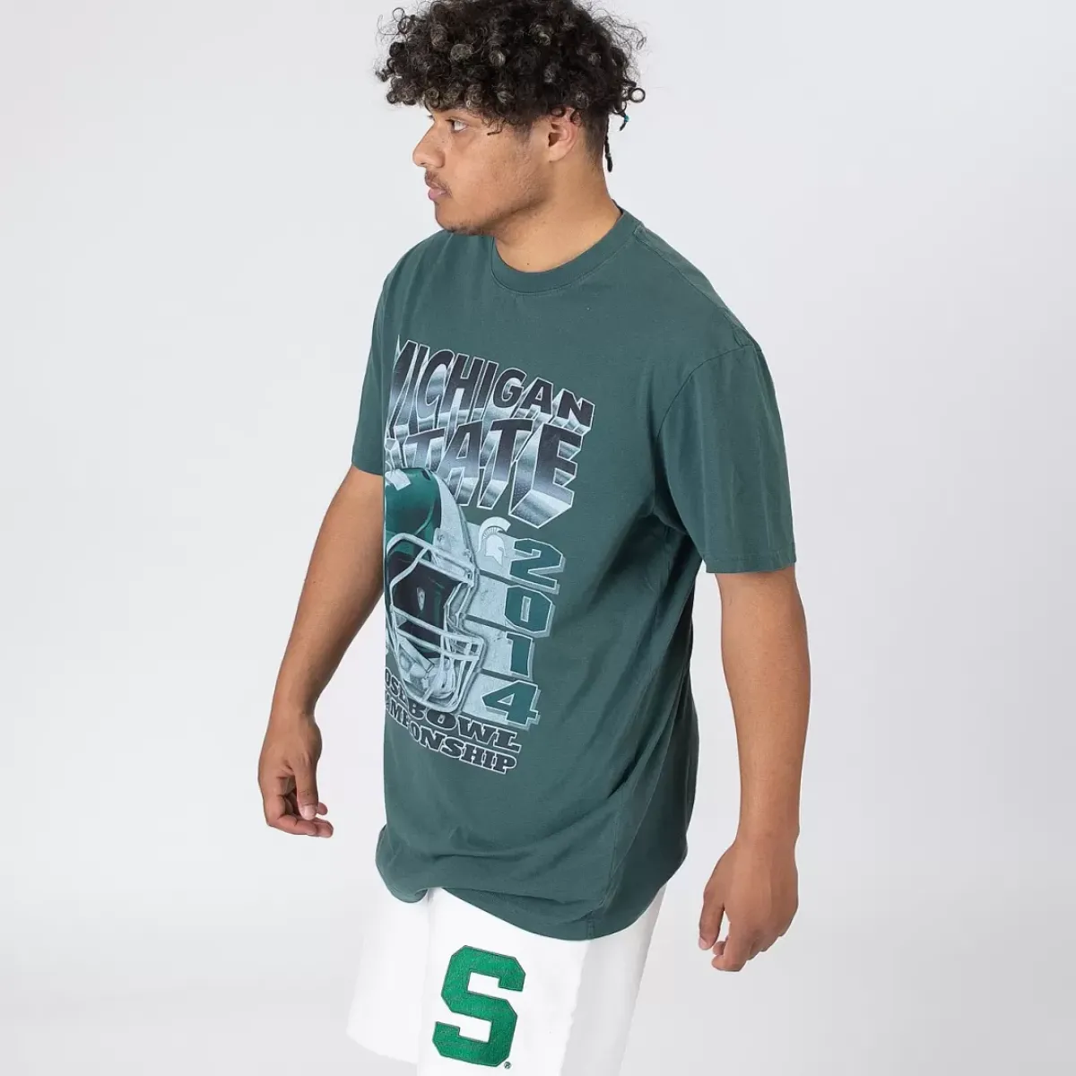 NCAA Tees & Singlets<Vintage Graduation Logo Tee
