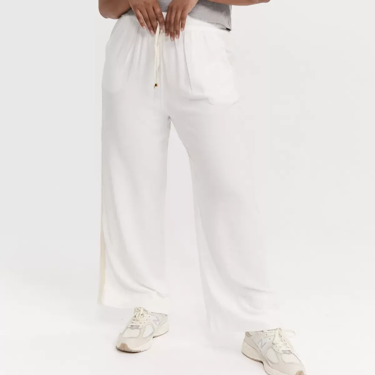 Taylor Sport Pants & Sweats<Weekender Pant In White